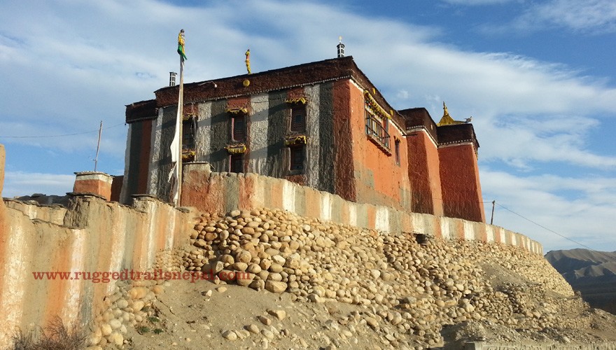 upper mustang tiji festival trek venue